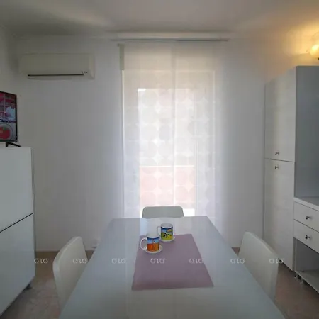Maryrose's Flat *